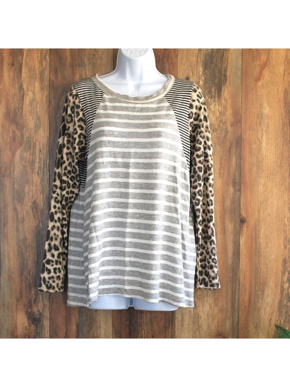 Lovely J Women's Long Sleeve Gray/White Stripe Cheetah Print Top M